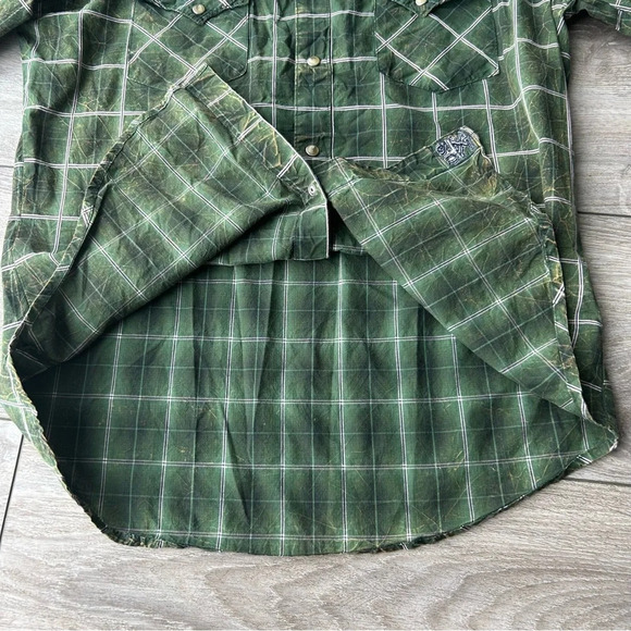 Twenty X Cotton Plaid Distressed Button Down Western Shirt - Picture 12 of 14